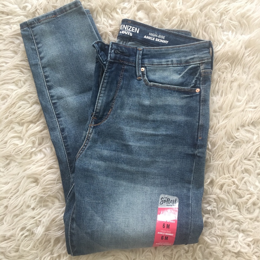 Levi’s Denizen jeans